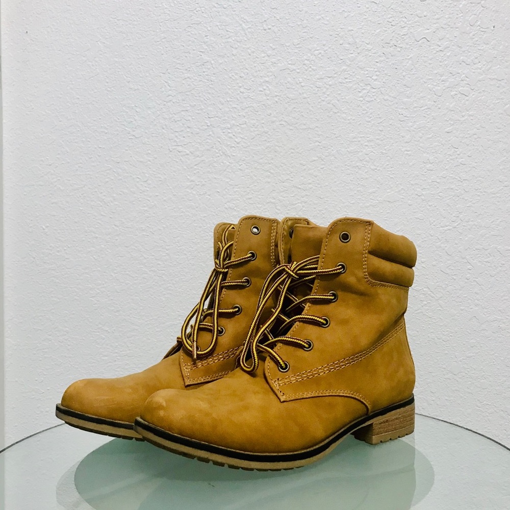 Women’s XAPPEAL Tan Combat Boots Sz 8